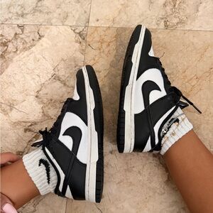 Nike Dunk Low Pandas